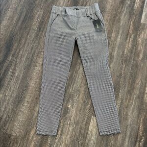 NWT Cute Shinestar Black and White Patterned Trousers